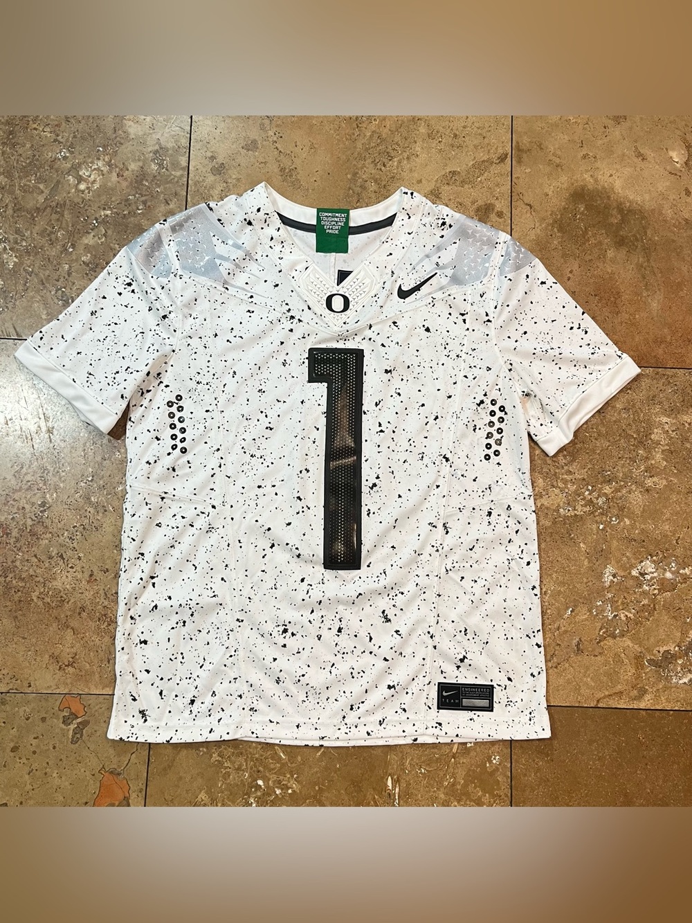 Nike Oregon Ducks Mens Football Eggshell Rare Limited #1 Jersey Medium NWOT
